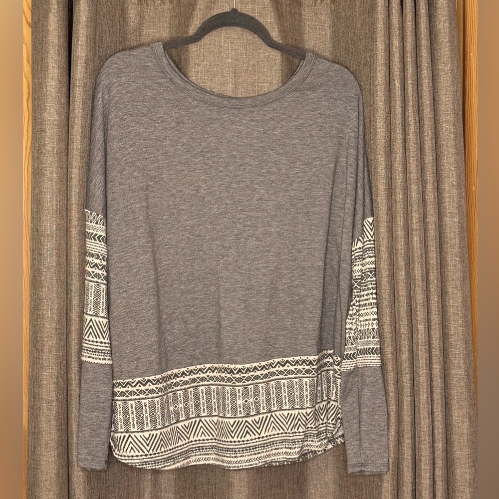 Andree by Unit Long Sleeve Top